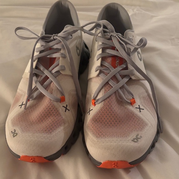 On Cloud 3X Running Shoes Men’s Size 9 - very gently used - Picture 1 of 6